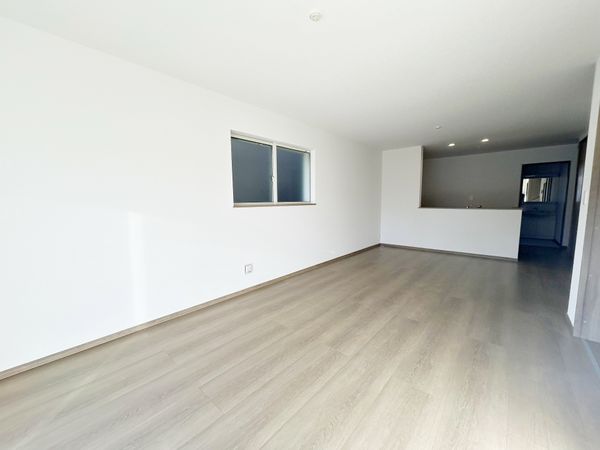 春日井市白山町6丁目 D号棟 リビング