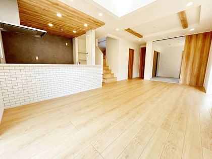 春日井市押沢台5丁目 リビング