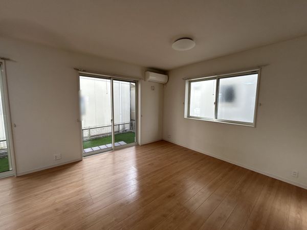 春日井市高山町3丁目 リビング