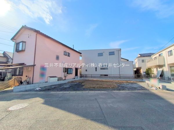 小牧市久保一色南2丁目 前面道路含む外観 小牧市久保一色南2丁目 前面道路含む外観