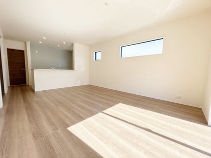 春日井市六軒屋町1丁目 リビング