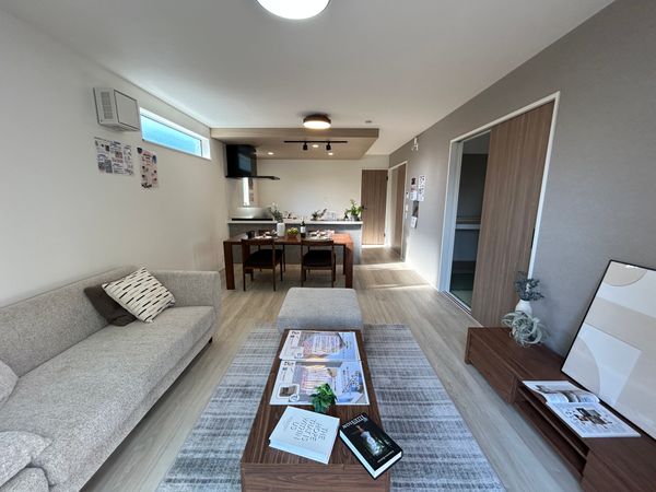 春日井市桃山町2丁目 リビング