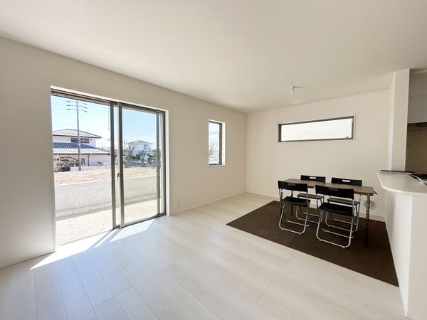 春日井市高森台7丁目 2号棟 リビング