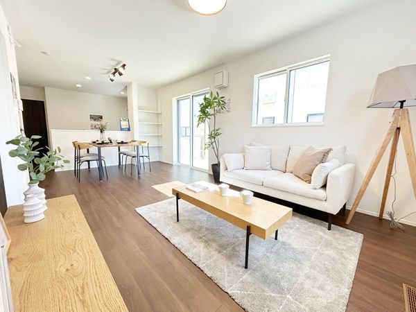 春日井市岩成台7丁目 2号棟 リビング リビング