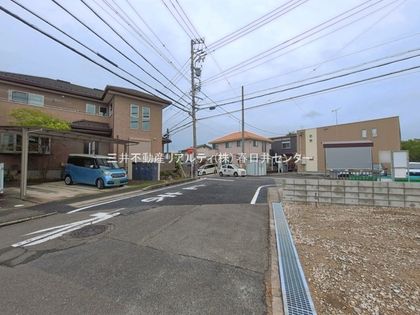 小牧市小松寺字法花寺 2号棟 前面道路含む外観 前面道路含む外観
