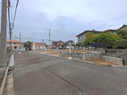 小牧市小松寺字法花寺 1号棟 前面道路含む外観 前面道路含む外観