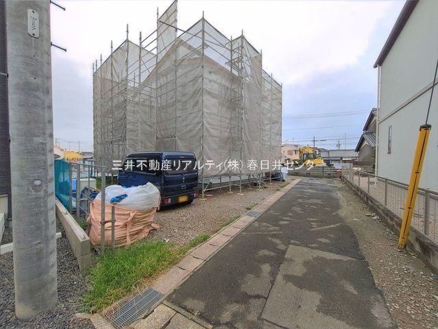 前面道路含む外観