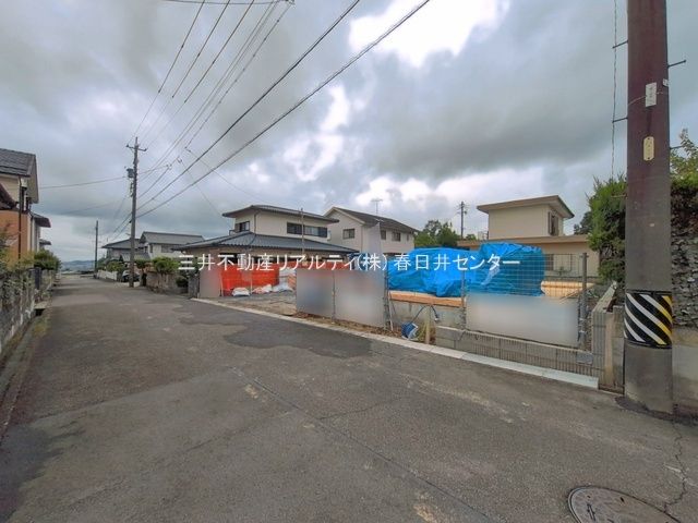 春日井市坂下町5丁目 前面道路含む外観 前面道路含む外観