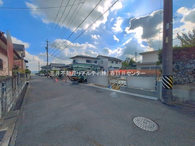 春日井市坂下町5丁目 前面道路含む外観 前面道路含む外観