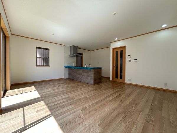 春日井市高山町4丁目 リビング