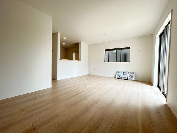春日井市柏原町1丁目 5号棟 リビング