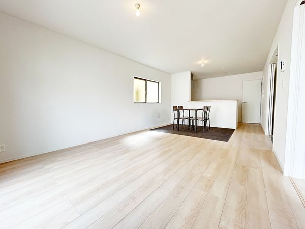 春日井市大留町5丁目 8号棟 リビング 春日井市大留町5丁目 8号棟 リビング