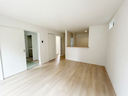 春日井市大手田酉町1丁目 1号棟 リビング