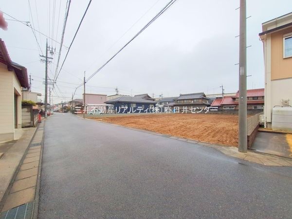 春日井市味美白山町1丁目 B号棟 前面道路含む外観 春日井市味美白山町1丁目 B号棟 前面道路含む外観