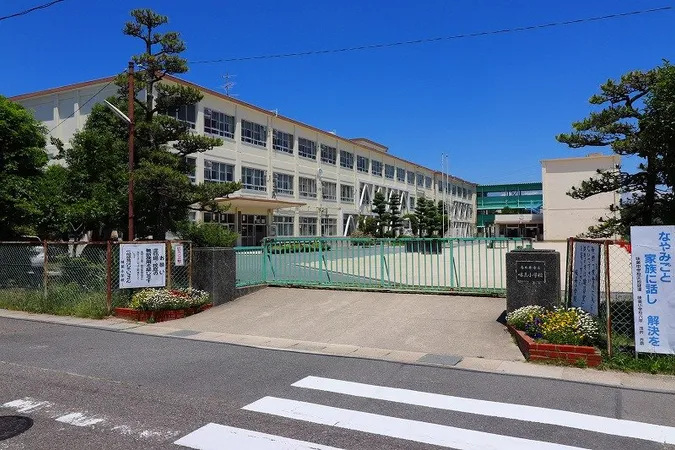 徒歩7分。