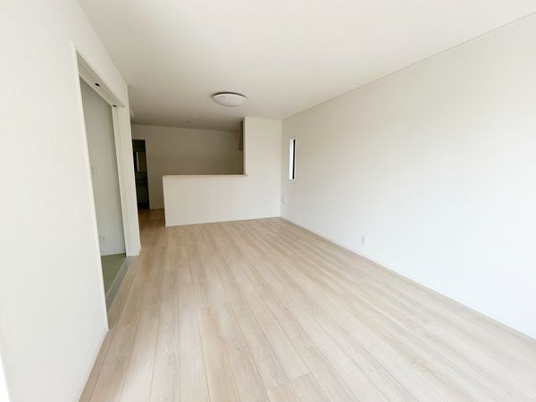 春日井市穴橋町3丁目 3号棟 リビング 春日井市穴橋町3丁目 3号棟 リビング