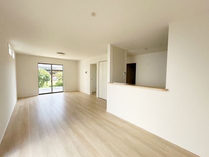 春日井市穴橋町3丁目 2号棟 リビング