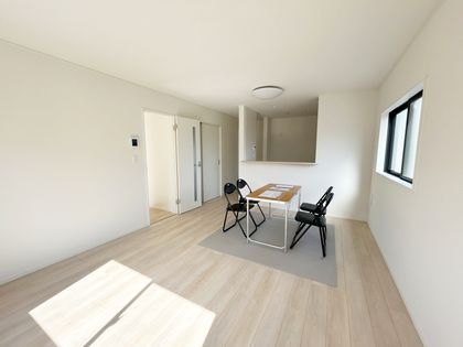 春日井市穴橋町3丁目 1号棟 リビング
