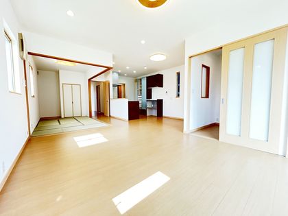 春日井市朝宮町3丁目 リビング