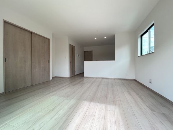 小牧市大字三ツ渕 B号棟 リビング