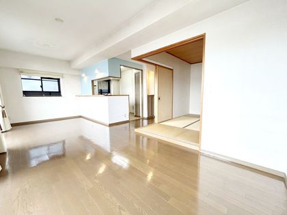グローリアス春日井梅ヶ坪 リビング