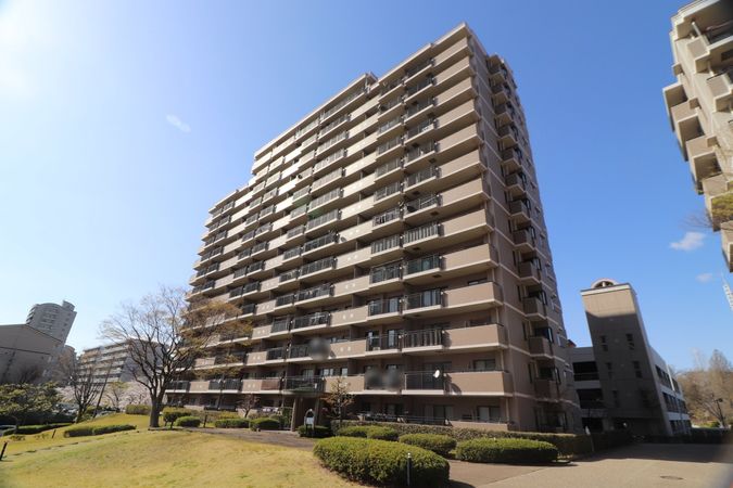 桃花台パークヒルズ 参番館 外観