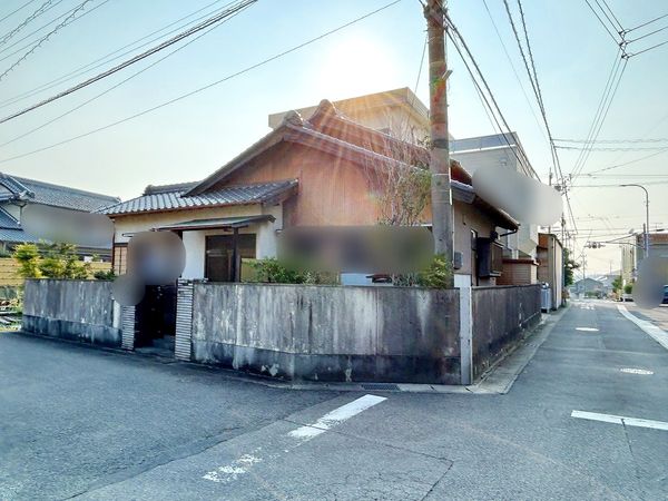 豊田市花本町青木 前面道路含む外観