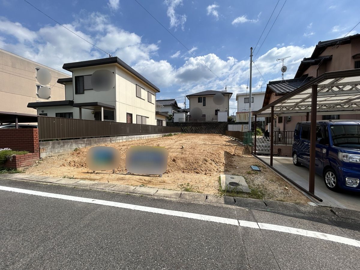 前面道路含む外観