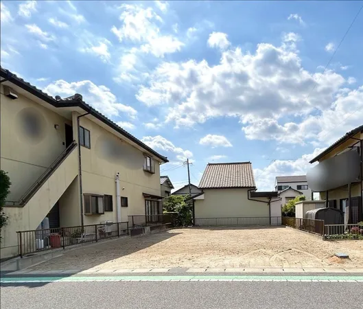 前面道路を含む外観