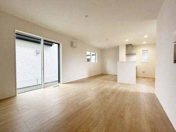 豊田市平山町3丁目 2号棟 リビング