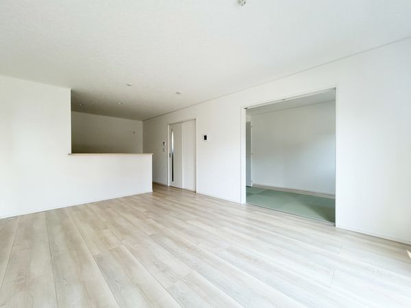 豊田市小坂町10丁目 1号棟 リビング 豊田市小坂町10丁目 1号棟 リビング