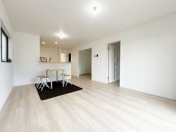 豊田市上丘町定林 2号棟 リビング 豊田市上丘町定林 2号棟 リビング