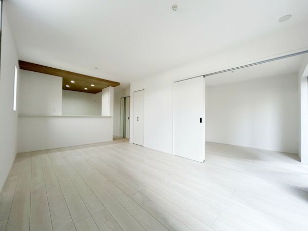 豊田市美里2丁目 1号棟 リビング