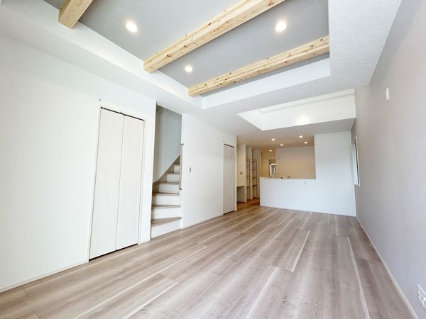 豊田市住吉町2丁目 1号棟 リビング 豊田市住吉町2丁目 1号棟 リビング