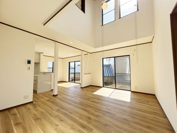 豊田市平山町6丁目 リビング