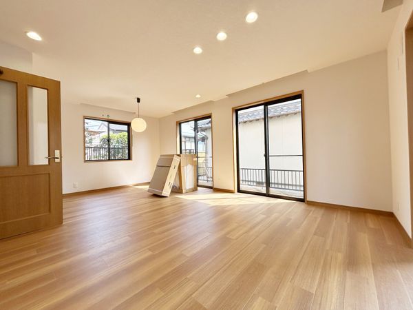 豊田市東梅坪町7丁目 リビング