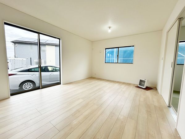 豊田市広田町西山 2号棟 リビング