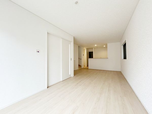 豊田市明和町6丁目 1号棟 リビング