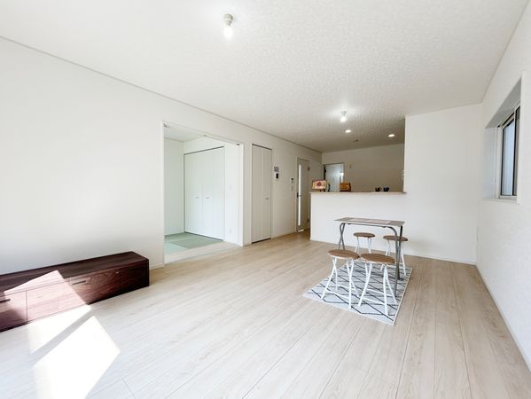 豊田市明和町4丁目 2号棟 リビング 豊田市明和町4丁目 2号棟 リビング