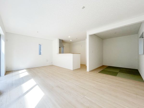 豊田市明和町4丁目 3号棟 リビング 豊田市明和町4丁目 3号棟 リビング