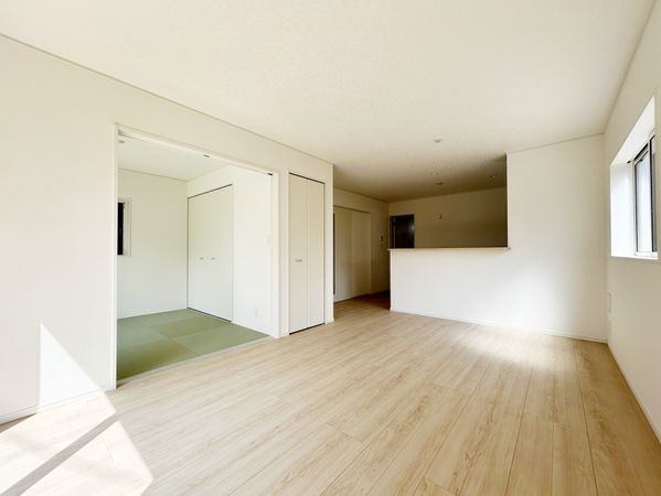 豊田市明和町4丁目 4号棟 リビング 豊田市明和町4丁目 4号棟 リビング