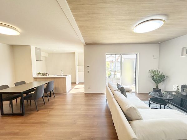 豊田市小坂町5丁目 リビング リビング