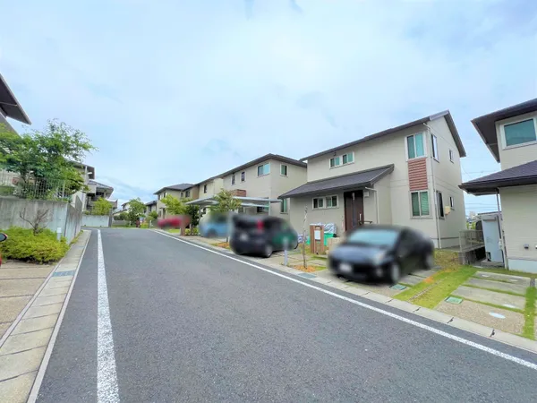 前面道路含む外観