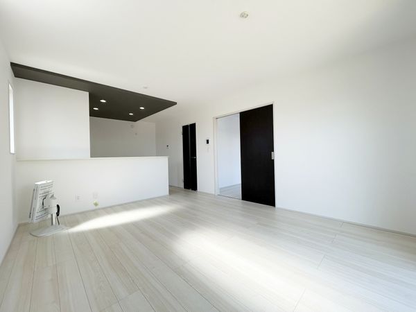 豊田市永覚新町3丁目 1号棟 リビング 豊田市永覚新町3丁目 1号棟 リビング