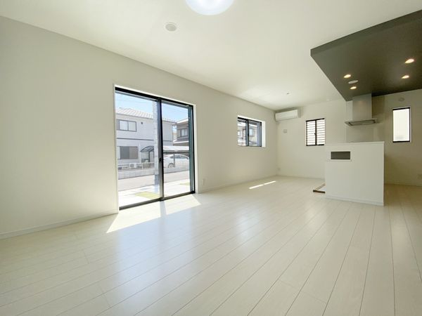 豊田市明和町6丁目 7号棟 リビング 豊田市明和町6丁目 7号棟 リビング