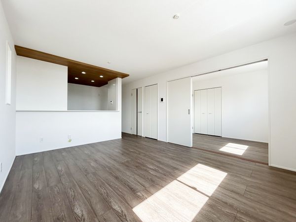 豊田市栄町4丁目 2号棟 リビング