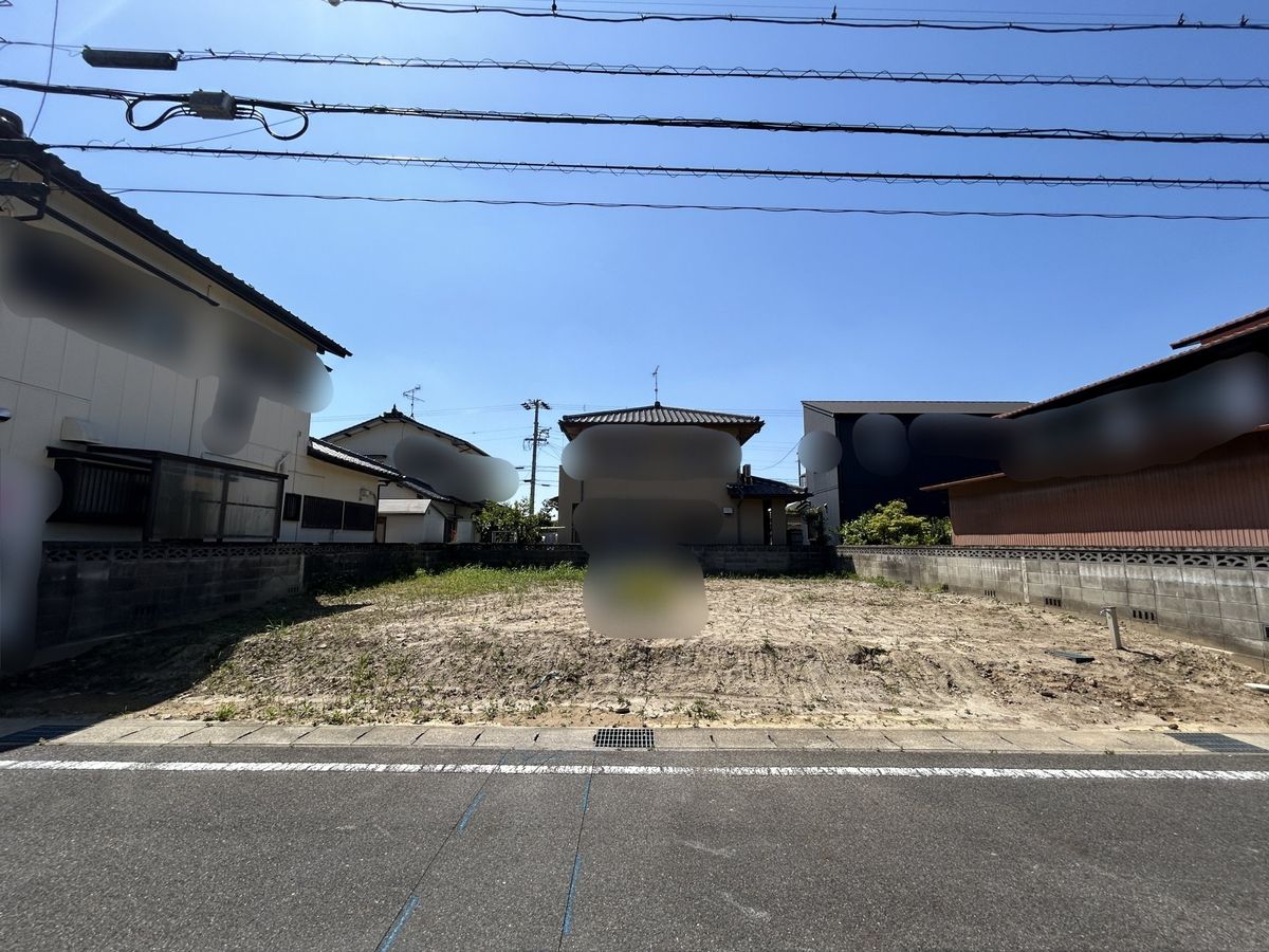 前面道路含む外観