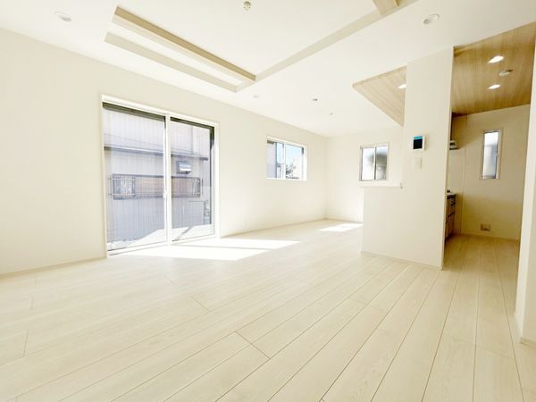 豊田市明和町5丁目 1号棟 リビング