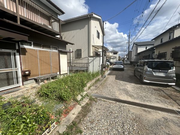 前面道路含む外観