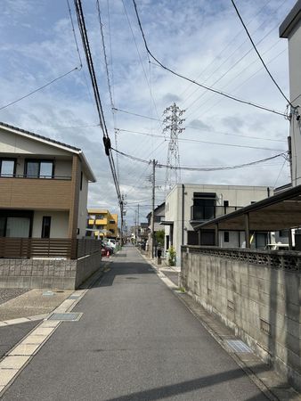 西尾市寄住町神明 土地 前面道路含む外観 前面道路含む外観